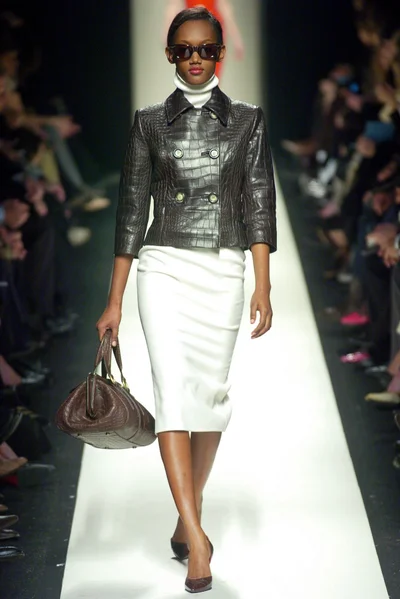 Look 28